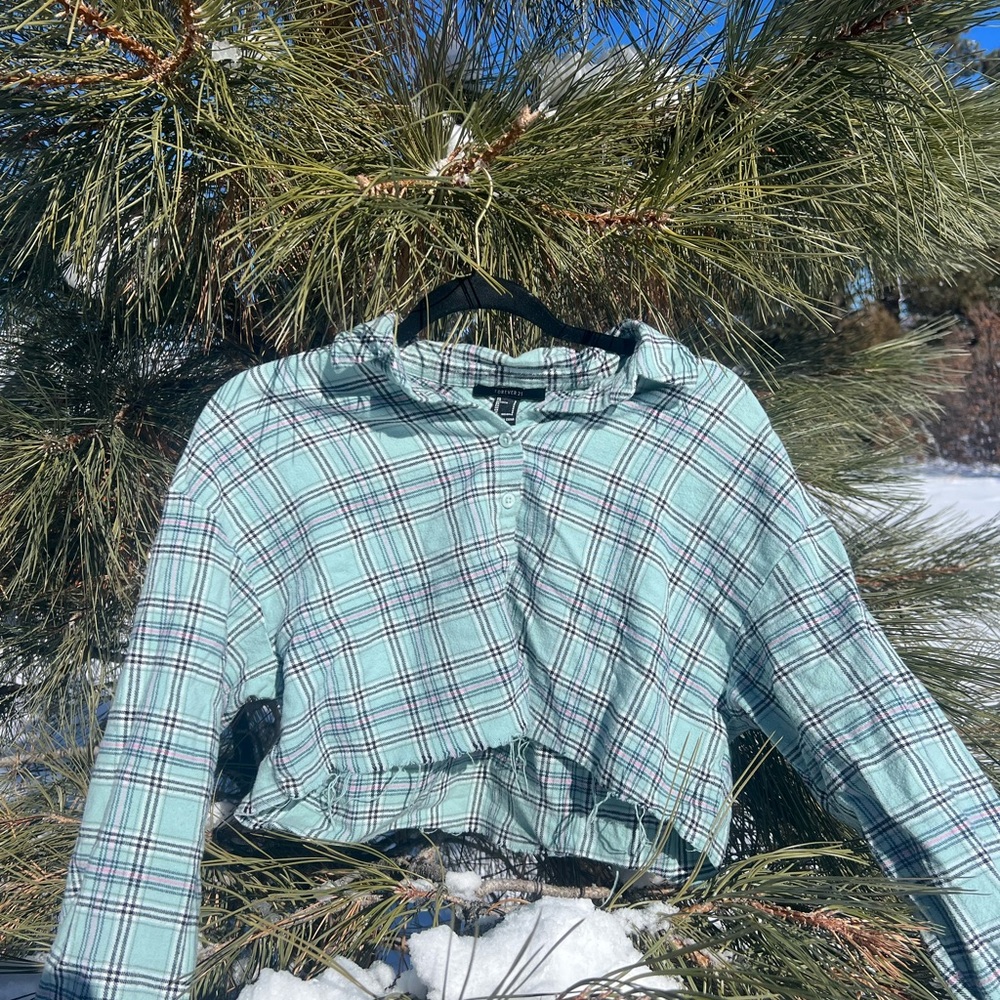 Cropped Flannel// long sleeve// Worn a couple times